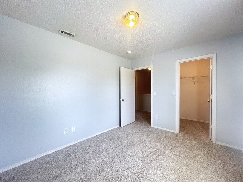 Building Photo - 9656 W Shelborne Dr
