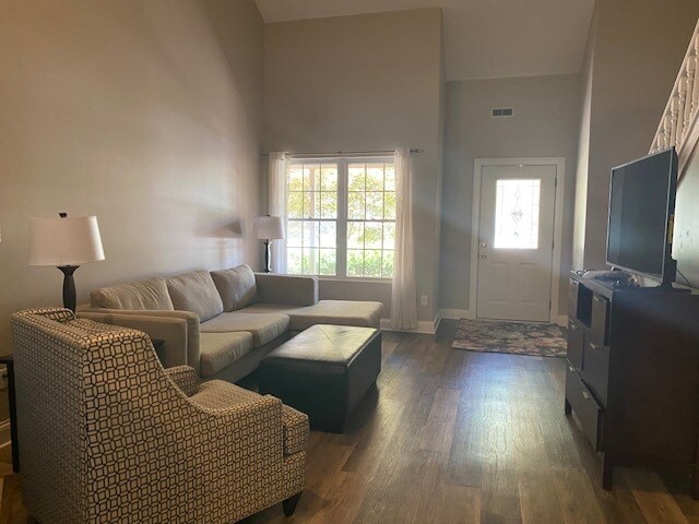 Building Photo - 1202 Griffin Lake Ave