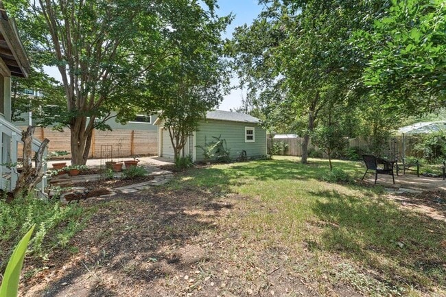 Building Photo - 1303 Alegria Rd
