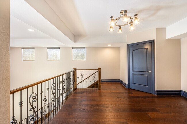 Building Photo - Manhattan Condo Penthouse