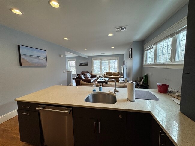 Building Photo - 10-12-12 Chestnut St