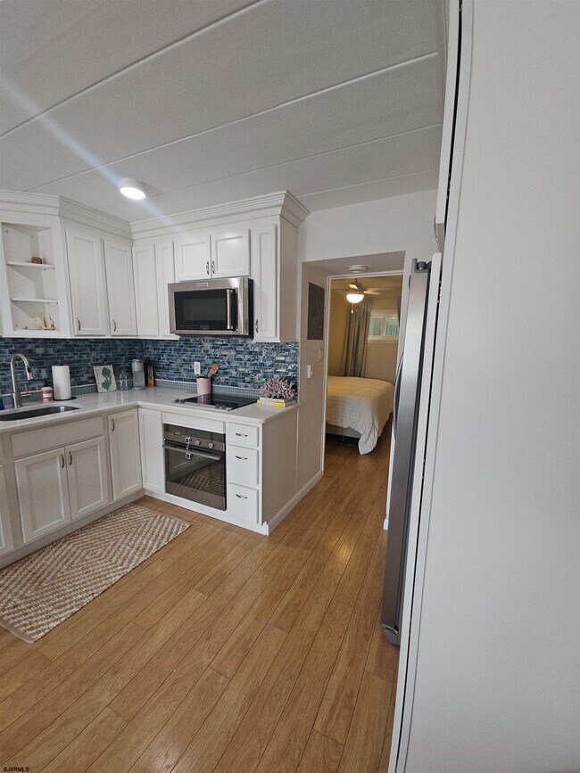 Building Photo - 9401 Pacific Ave