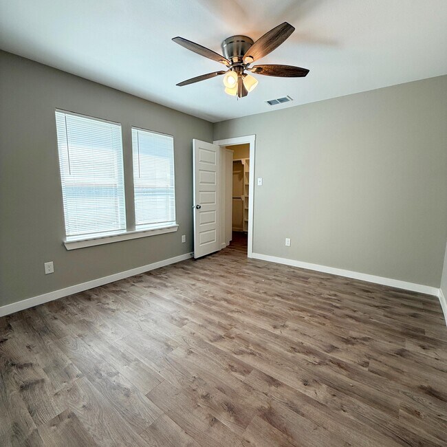 Building Photo - 2222 16th St