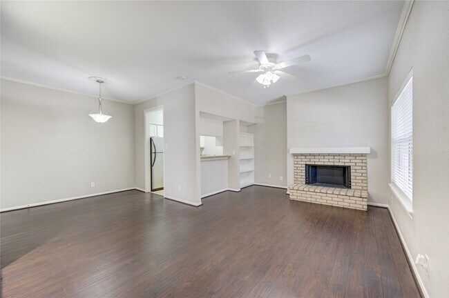 Building Photo - 726 Bering Dr