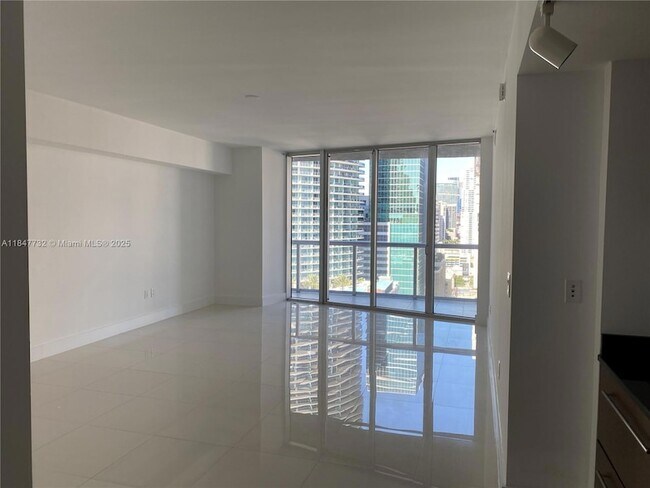 Building Photo - 475 Brickell Ave