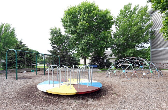Playground - Oakland Pointe