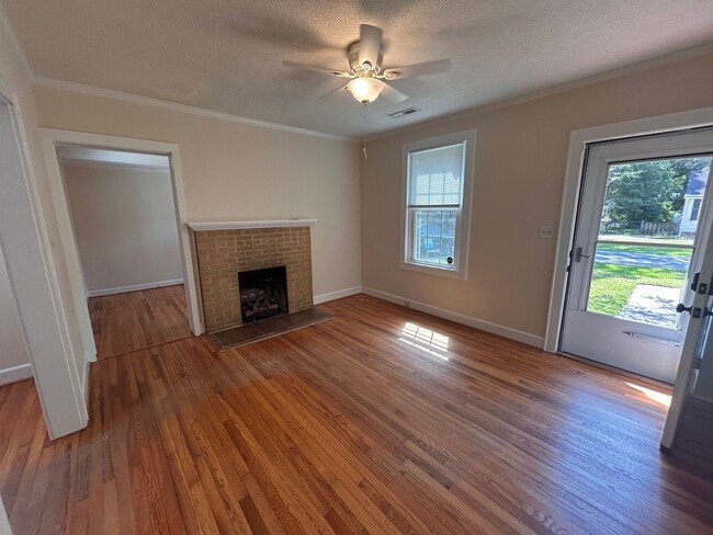 Building Photo - Charming 2 Bedroom Home in Hanahan's Highland Park neighborhood!
