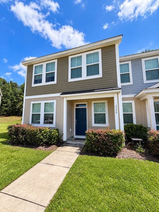 Building Photo - 7775 Montview Rd