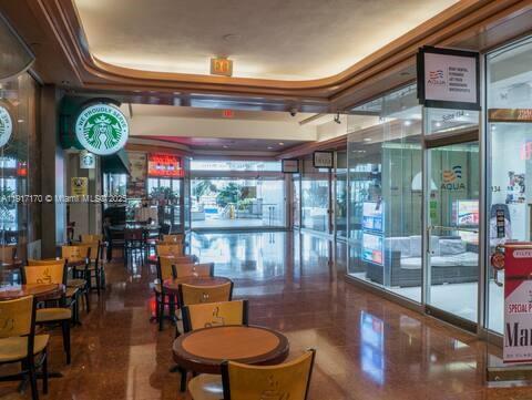 Building Photo - 1717 N Bayshore Dr