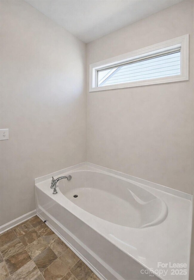 Building Photo - 5015 Weddington Rd