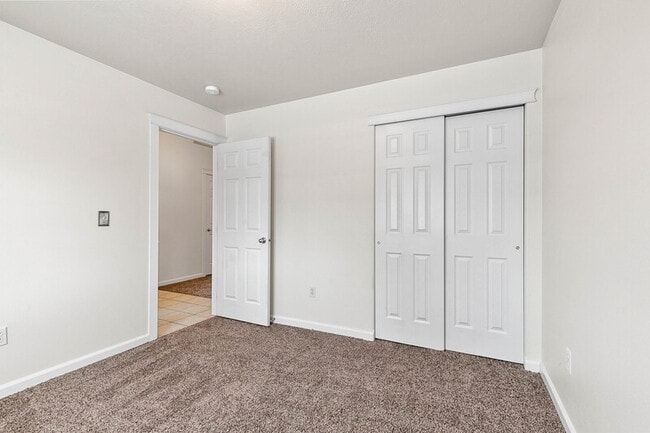 Building Photo - 1920 N Cavalier Rd