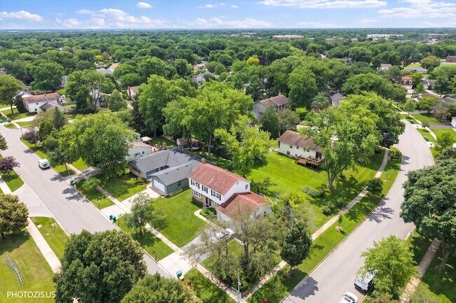 Building Photo - 1111 Plum Grove Cir