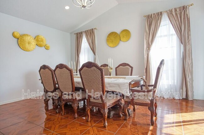 Building Photo - 403 Corvina Dr
