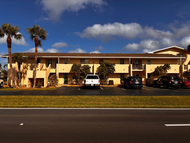 Building Photo - 55+ Charming first-floor condo nestled in the serene Fairways 3 Condominiums