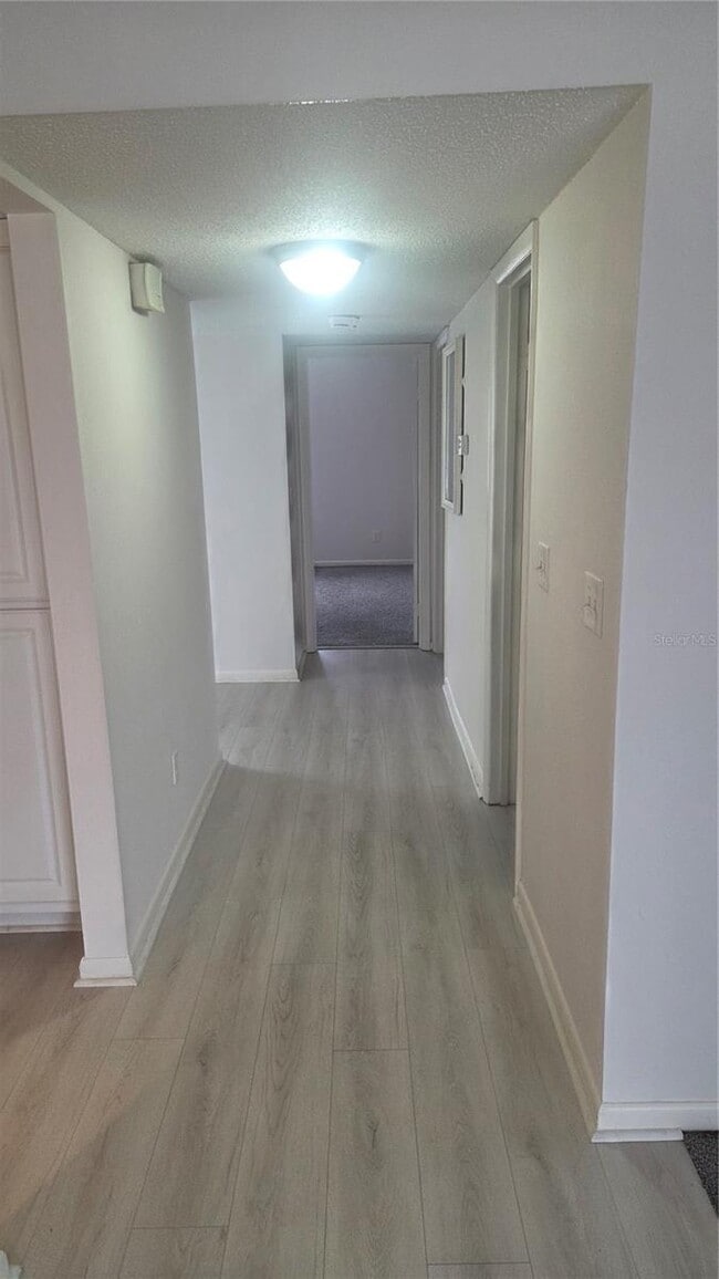 Building Photo - 589 Fairways Cir