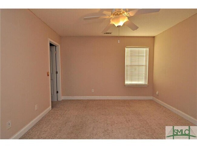 Building Photo - 165 Butler Dr