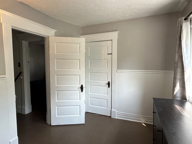 Building Photo - Deer Park 3 Bed 2 Bath Bungalow