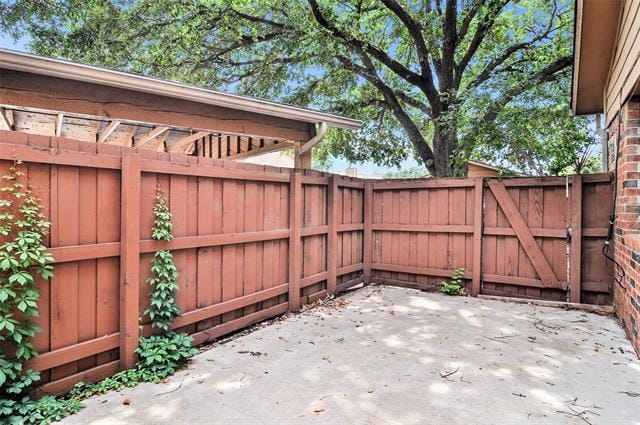 Building Photo - 5720 Cedar Creek Dr
