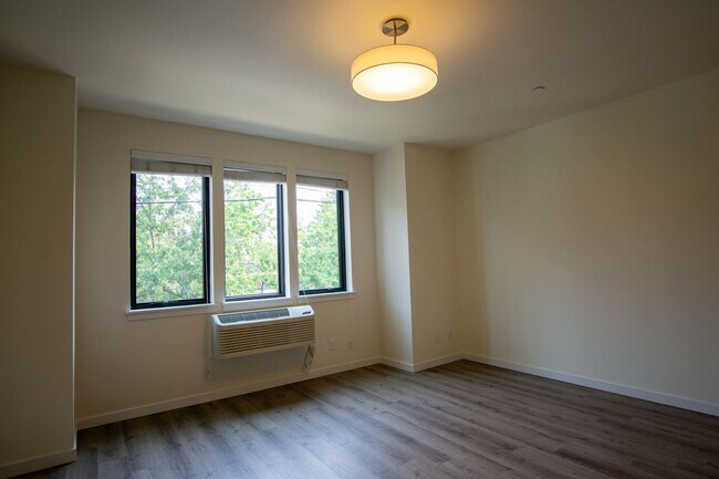 Building Photo - John's Landing-Modern, Spacious Studio Liv...