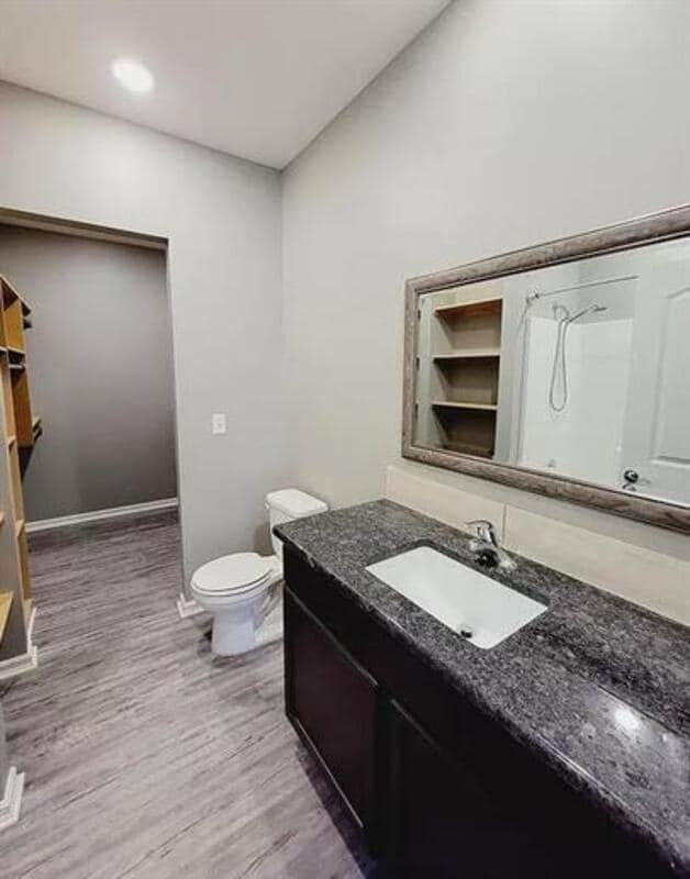 Building Photo - 5308 N Cypress Dr