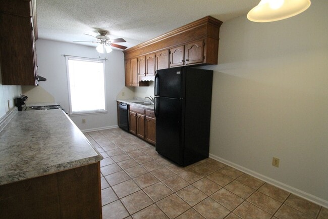 Building Photo - 1077 Farm Pond Ln