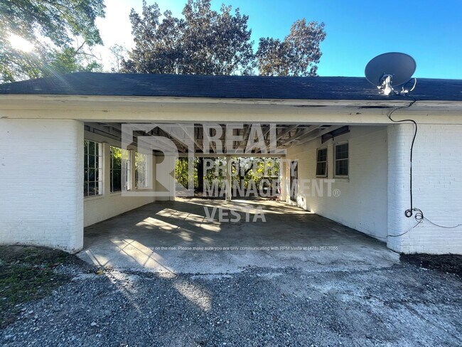 Building Photo - 1256 Winton Ave
