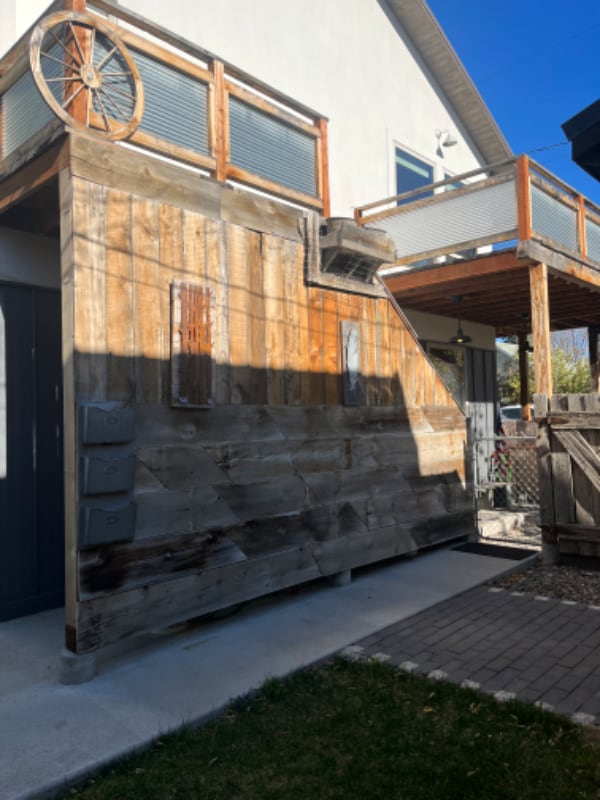 Building Photo - 123 1/2 S E St