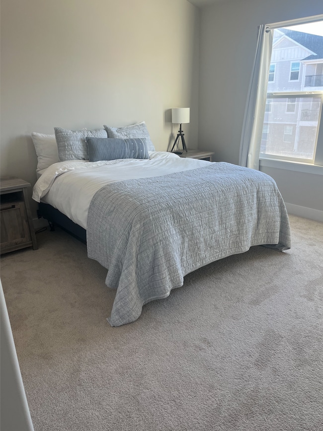 Building Photo - Three Bedroom Partially Furnished Townhome in Lehi