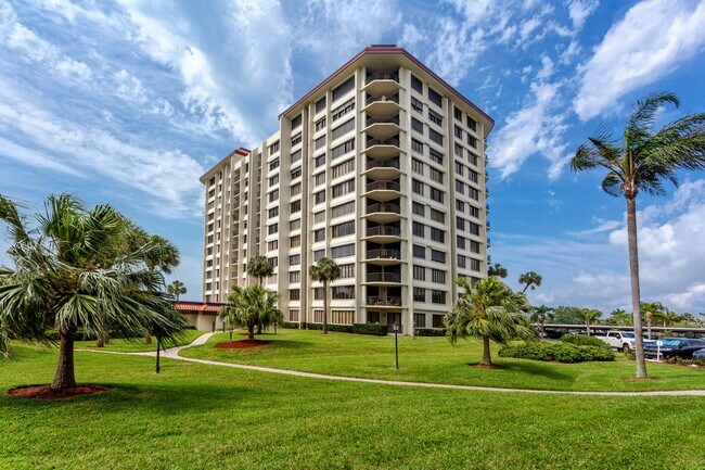 Building Photo - 736 Island Way
