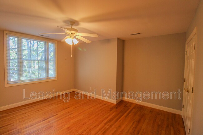 Building Photo - 1666 Back Creek Rd