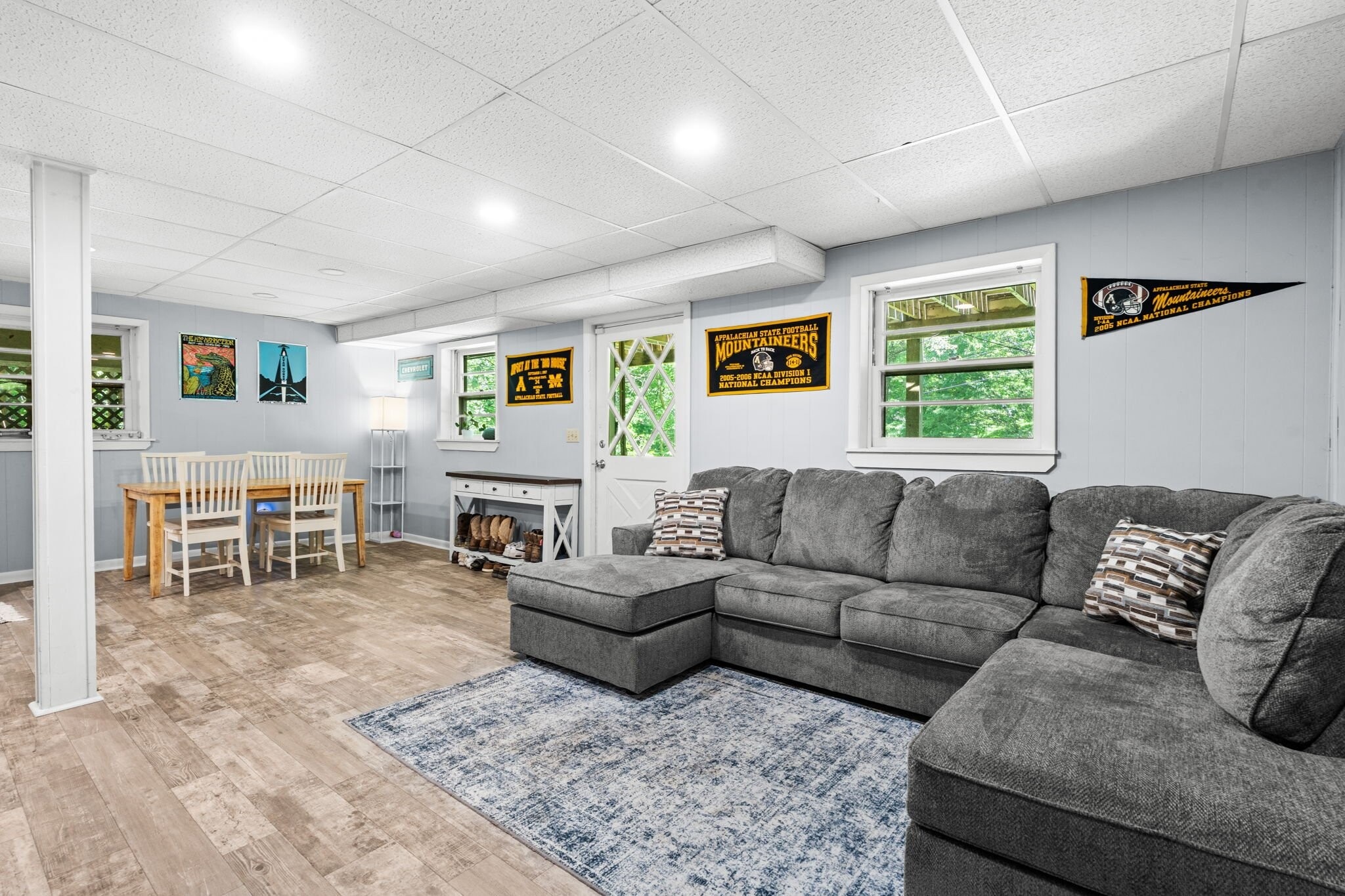 Building Photo - 864 Trojan Horse Cir