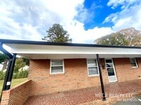 Building Photo - 112 Maple Cir