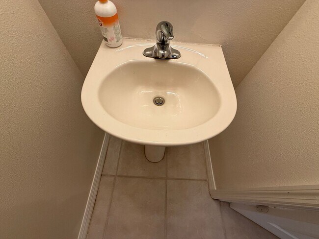Building Photo - Beautiful 2 Bedroom, 2.5 Bath Townhome for Rent in The Hammocks!