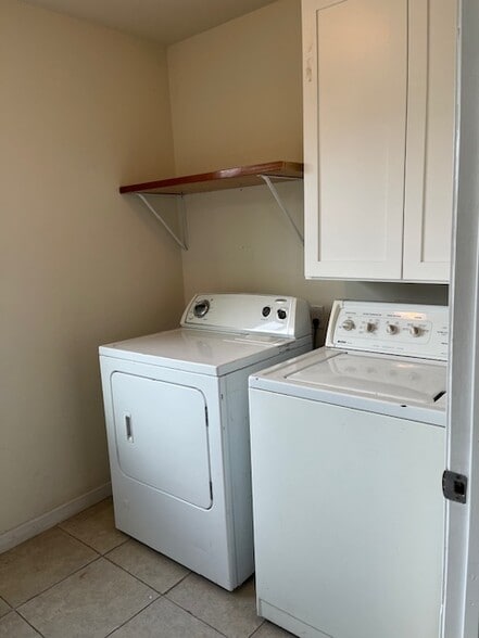 laundry room - 2527 Union St