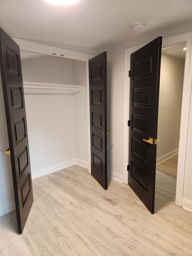 Building Photo - Hampton Duplex for Rent!