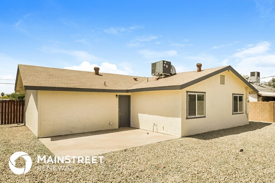 Building Photo - 318 W 18th Ave