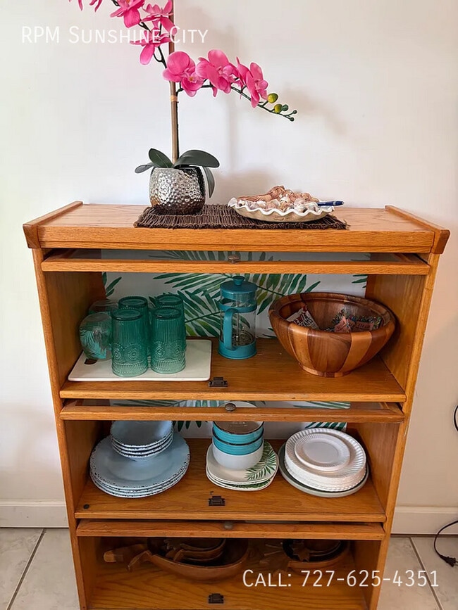 Building Photo - 521 71st Ave