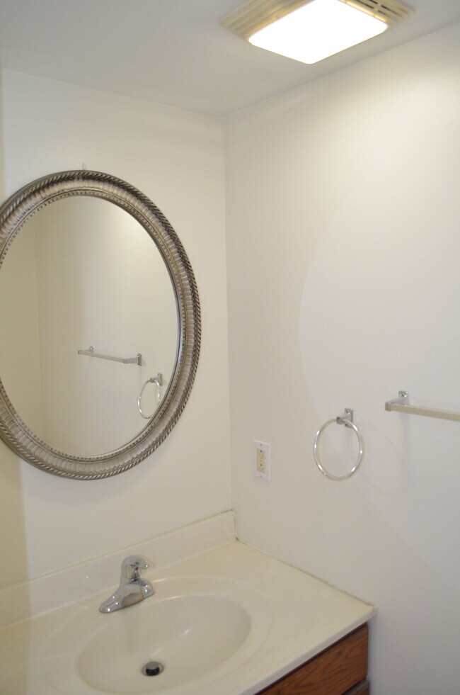 Building Photo - 1227 Marywood Ct