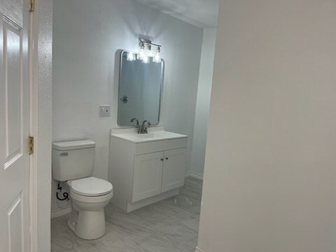 Building Photo - 1505 Lyndale Dr