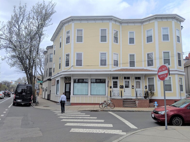 Building Photo - 56 Portsmouth St