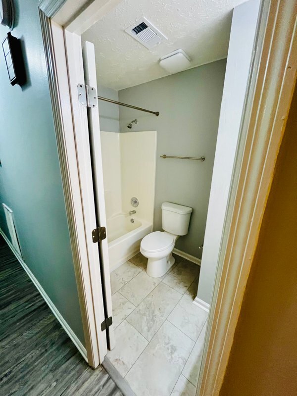 Building Photo - 7801 Cross Tie Dr