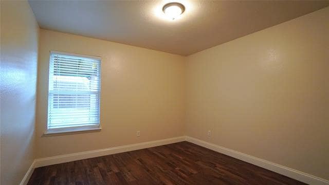 Building Photo - 2024 Wildwood Dr