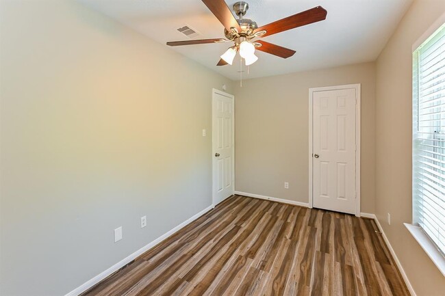 Building Photo - 10939 Mockingbird Pl
