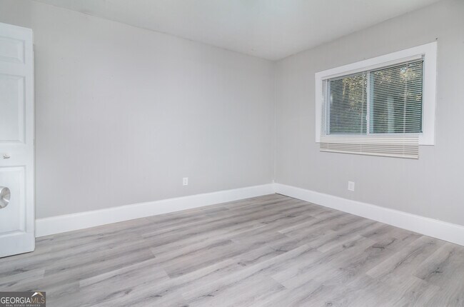 Building Photo - 511 Gresham Park Dr