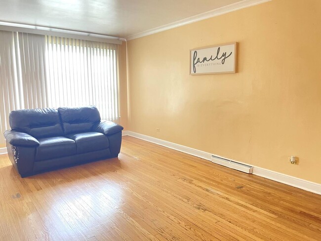 Building Photo - 3938 W 84th St