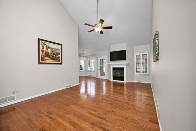 Building Photo - 1125 Oak St