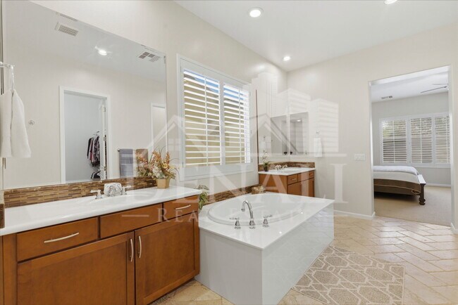 Building Photo - 1159 W Tonto Pl