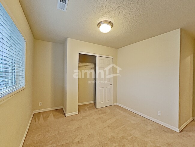 Building Photo - 9309 NE 81st St