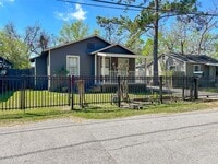 Building Photo - 132 Grothe Ln