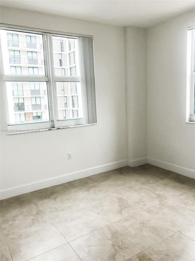 Building Photo - 50 Menores Ave